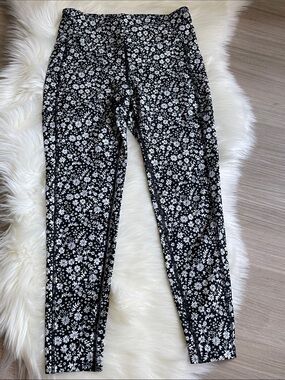 Women’s Black & White Floral Leggings